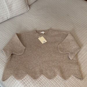 Entro Tan Scalloped Hem Sweater